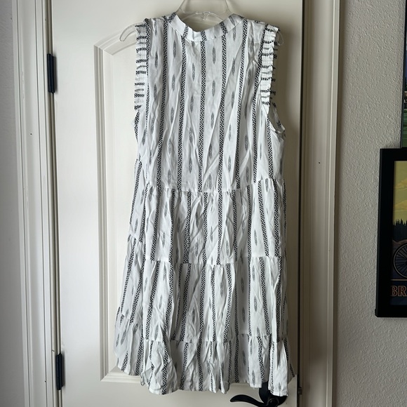 Francesca’s Black and White Midi Dress - Picture 2 of 2